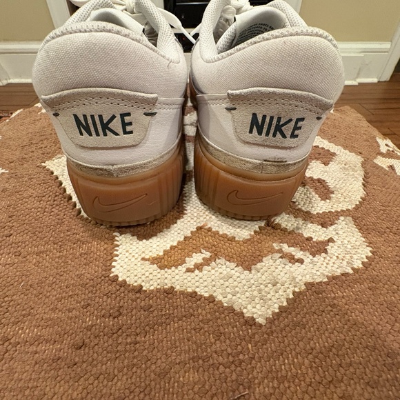 Nike Court Legacy Lift Women's size 9.5 - Picture 3 of 5